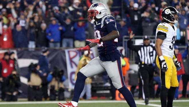 Patriots running back LeGarrette Blount (29) reacts after scoring a touchdown during the third quarter.