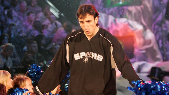 2005: Ginobili takes the court at the beginning of the All-Star Game.